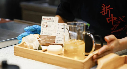 奶茶、咖啡之后，年轻消费者开始“卷”纯茶了…