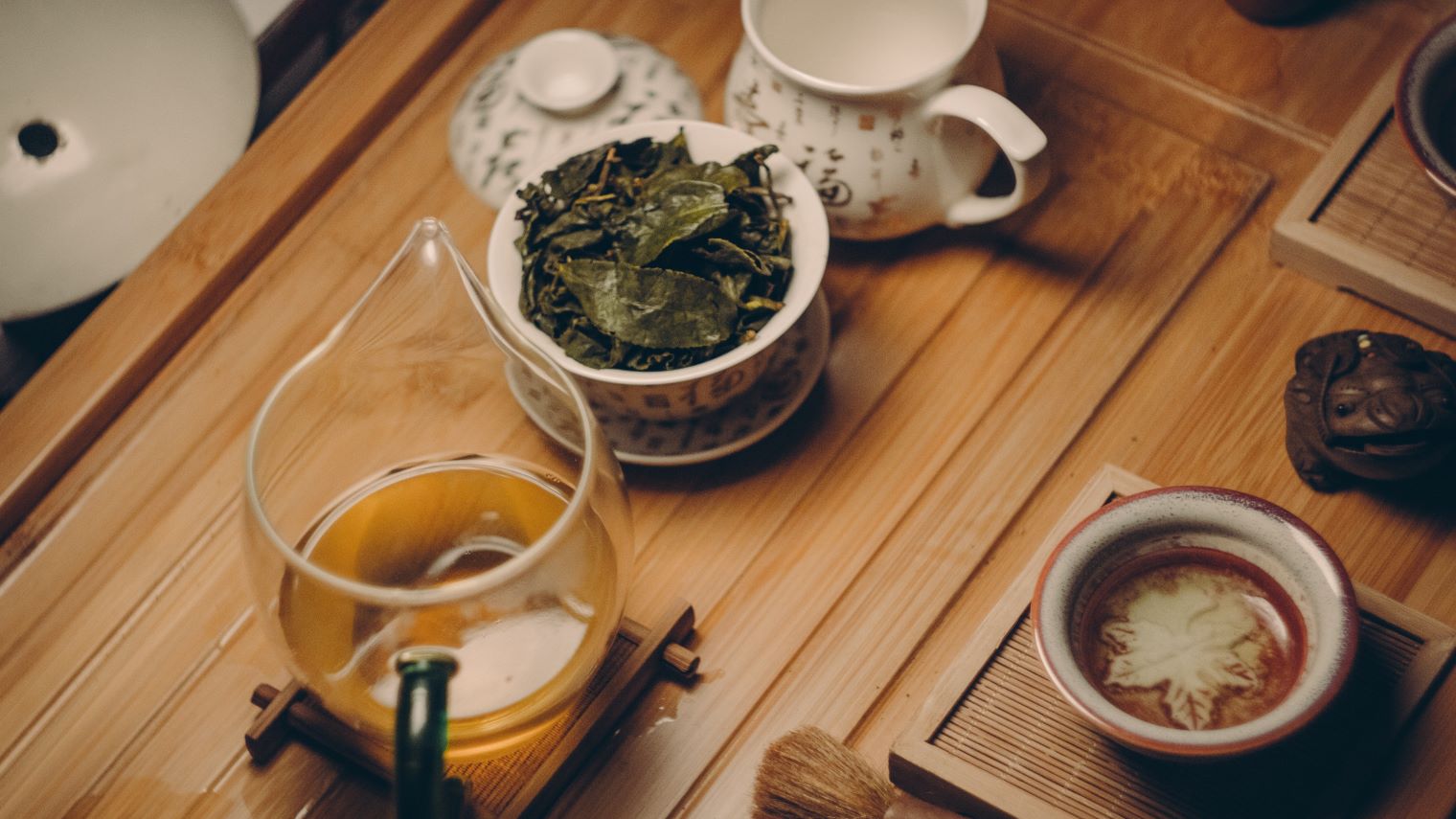 喜茶、奈雪卷了一年，茶叶笑到最后？